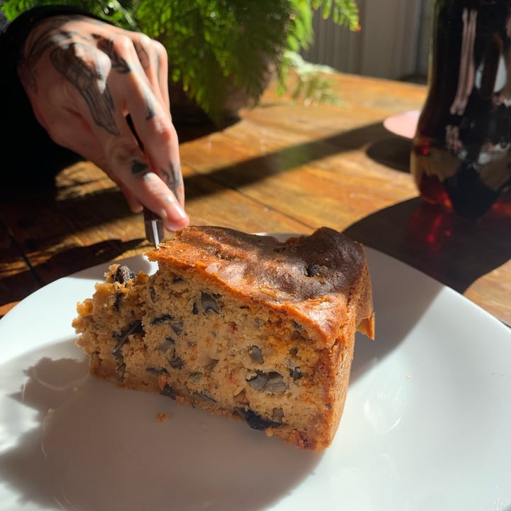 photo of Stuzzi torta vegana de shimeji shared by @catharinabastos on  17 Jun 2022 - review
