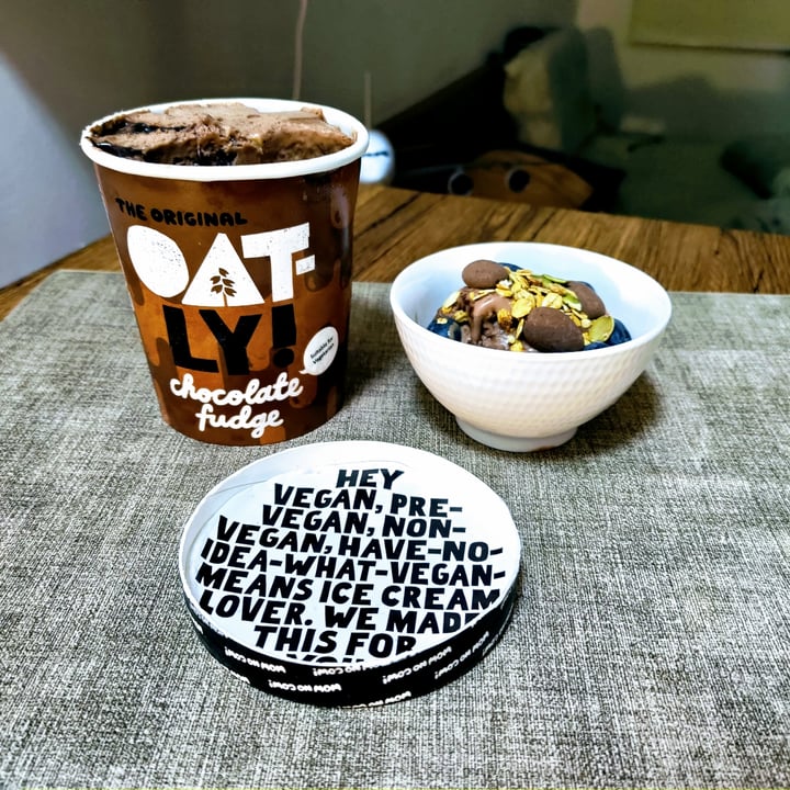 photo of Oatly Chocolate Fudge shared by @stevenneoh on  01 May 2022 - review