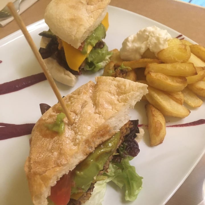 photo of TxuKruT Vegan Bar Hamburguesa shared by @lauraugi on  16 Oct 2020 - review