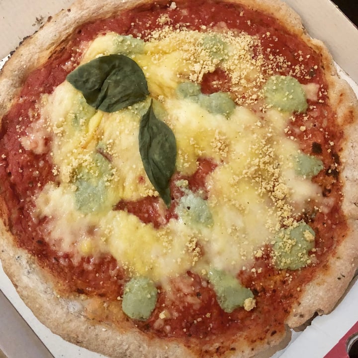 photo of Flax & Kale Passage Pizza tres quesos shared by @juditmaldonado on  22 May 2021 - review