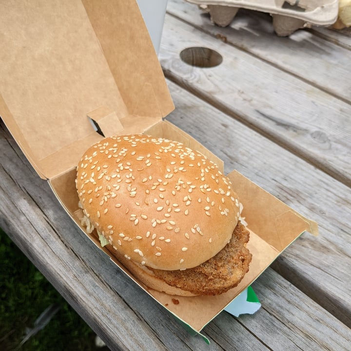 photo of Kfc Kfc Vegan "Chicken" Burger shared by @fruitbear on  12 May 2022 - review