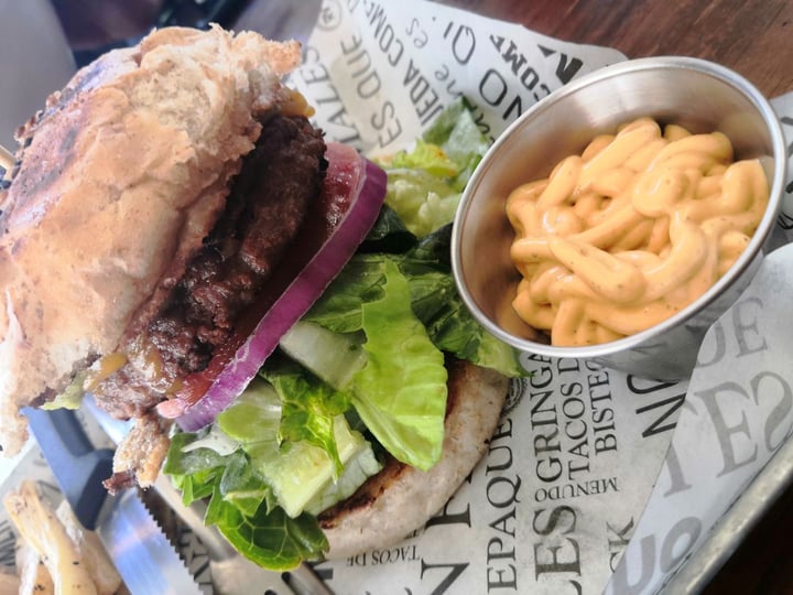 review photo of Revolucion Verde Beyond Burger shared by @alejandraa8 on 13 Feb 2020 - review