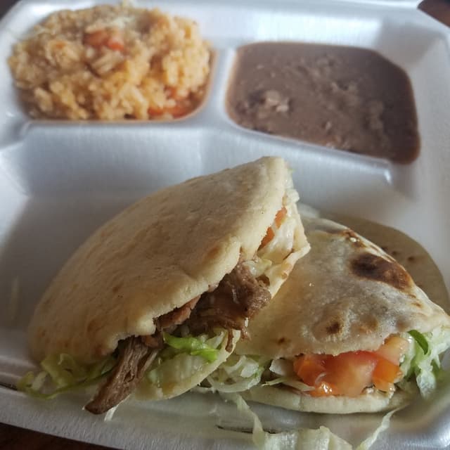 Foto do prato “Steak Gorditas Plate”