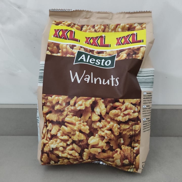 review photo of Alesto Alesto Walnuts shared by @carlitoscarlos on 25 Apr 2022 - review