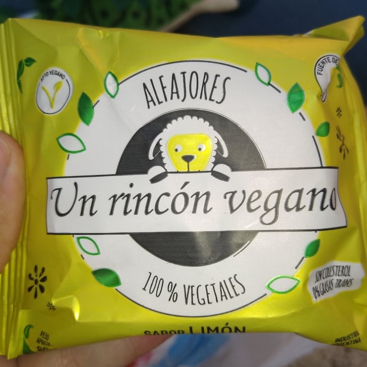 photo of Un Rincón Vegano Alfajor de Limón shared by @eleonora22indie on  12 May 2021 - review