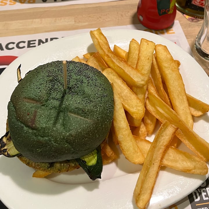 photo of Spiller | Verona Veggie burger e patatine shared by @cosamangiaeri on  16 Oct 2022 - review