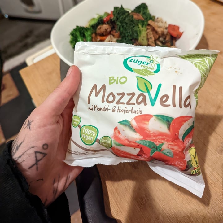 photo of Züger vegan MozzaVella shared by @bornwild on  18 Nov 2022 - review