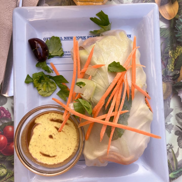 photo of Le Botaniste Spring roll shared by @-margot- on  18 Jul 2021 - review