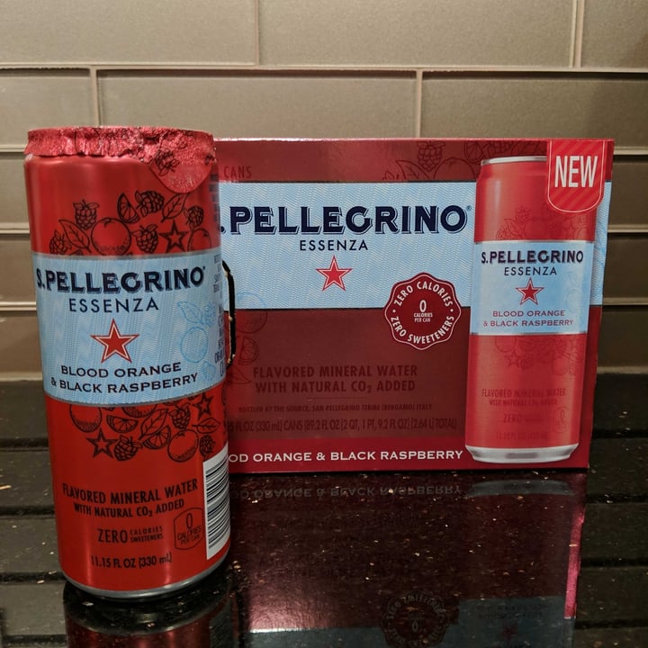 review photo of S. Pellegrino Essenza David Mineral Water Blood Orange & Black Raspberry shared by @dianem05 on 16 Mar 2021 - review