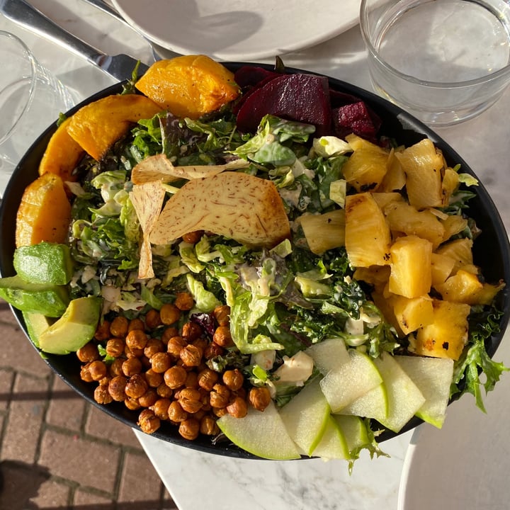 review photo of LOV Restaurant Summer Bowl shared by @gassia on 06 Sep 2021 - review