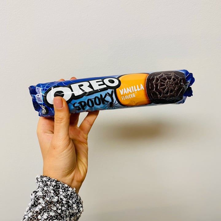 photo of  Mondelēz International Oreo Spooky Vanilla Flavour shared by @isabelbii on  17 Nov 2021 - review