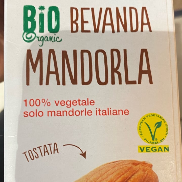 photo of Vemondo  bio bevanda mandorla shared by @alicecataldo on  24 Oct 2022 - review