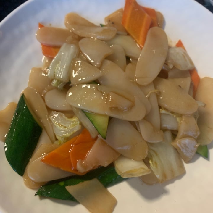 review photo of Asian Fusion Restaurant Vegan sushi shared by @aripiu on 27 Apr 2022 - review