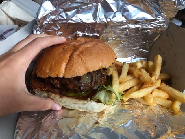 Foto del piatto “Vegan Royale Burger”