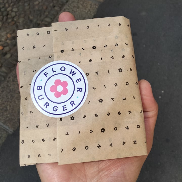 review photo of Flower Burger Biscotto shared by @trizziveg on 27 Aug 2022 - review