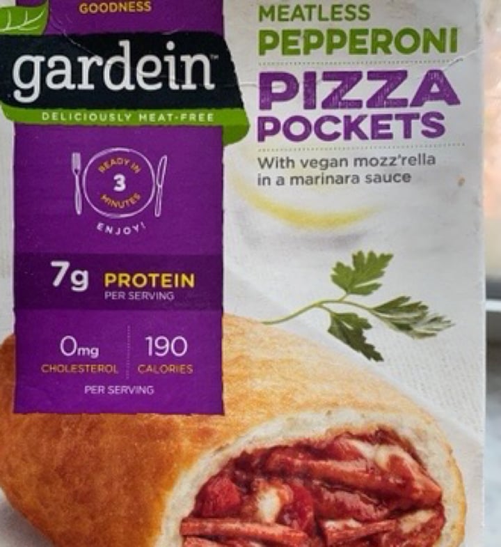 review photo of Gardein Meatless Pepperoni Pizza Pockets shared by @applesforbuffalo on 25 Apr 2020 - review