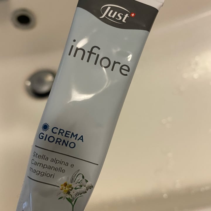 review photo of Swiss Just in fiore crema giorno shared by @romiz on 27 Jun 2022 - review