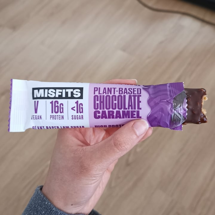 photo of Misfits Plant based Chocolate Caramel protein bar shared by @annamango on  09 Jun 2021 - review