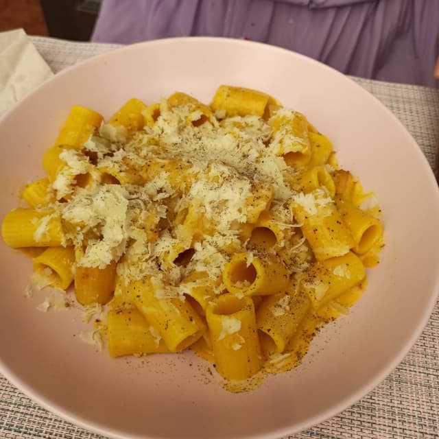 菜肴“Carbonara”的照片