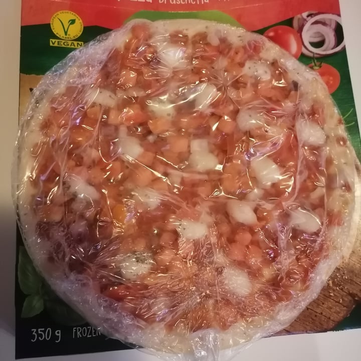 photo of Vemondo  Vegan Pizza Bruschetta shared by @manuel29 on  26 Jan 2023 - review