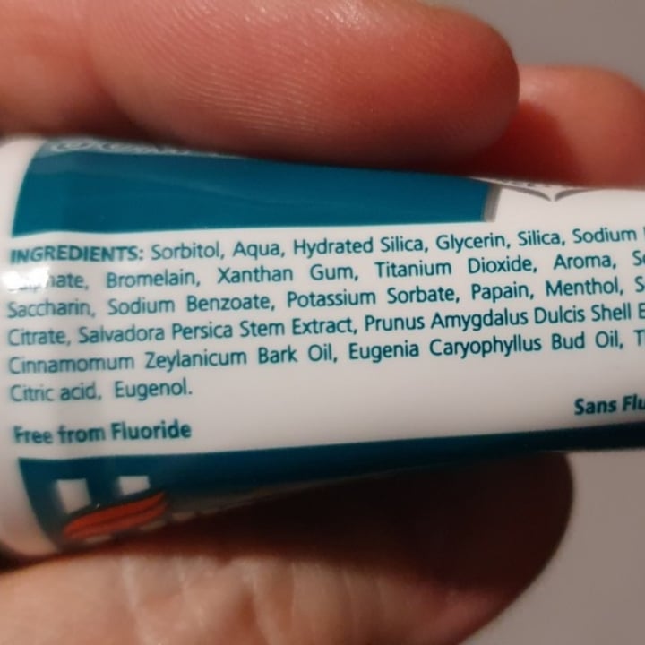 photo of Himalaya Herbals Active White Fresh Gel Toothpaste shared by @livingkindly on  07 Jun 2022 - review