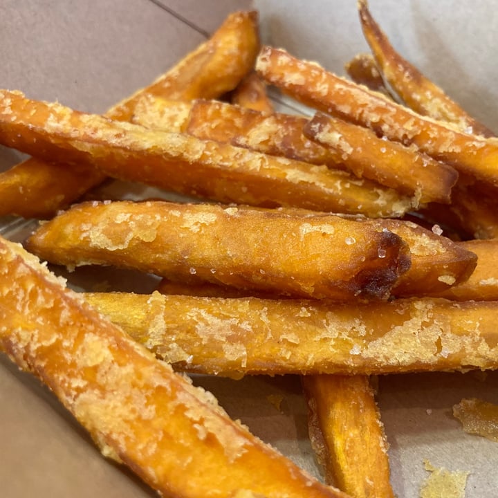 photo of Edgy Veggy Sweet potato fries shared by @illusionbenny on  25 Apr 2021 - review