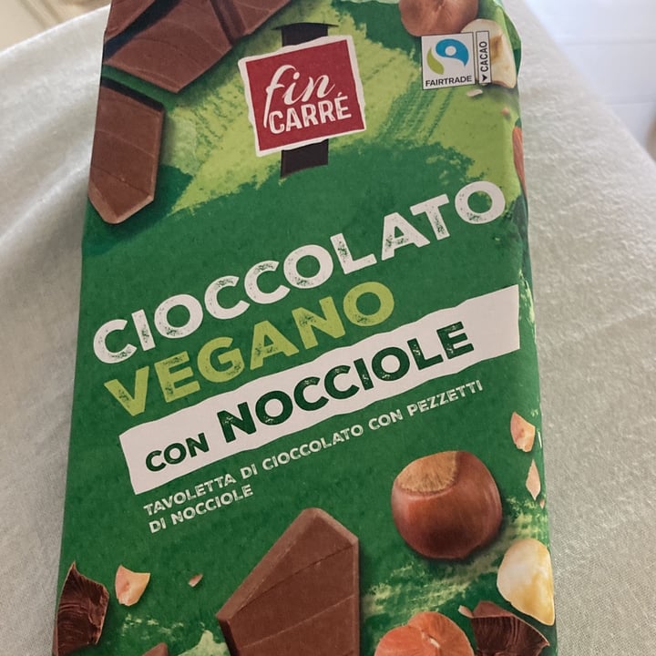 review photo of Fin Carré Cioccolato vegano con nocciole shared by @susamella on 23 Jun 2022 - review
