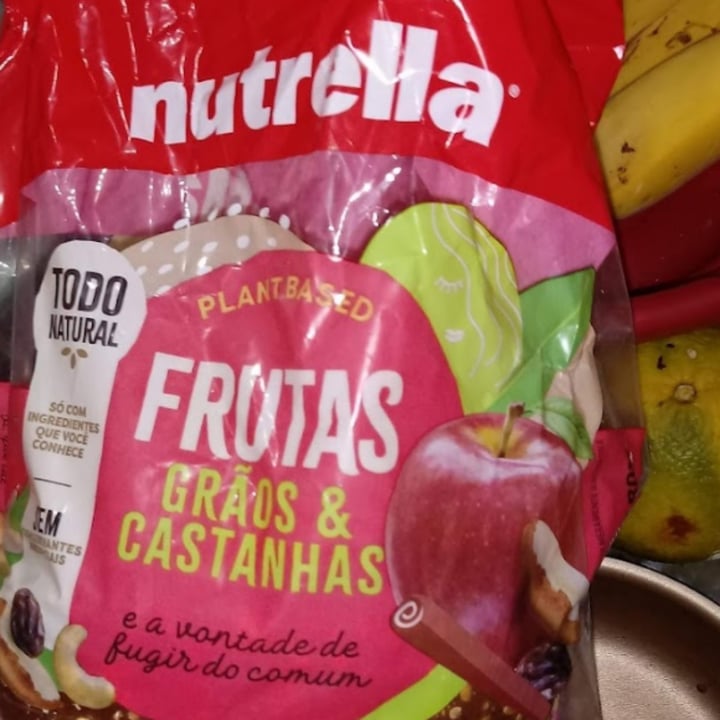 photo of Nutrella Pão Integral de Frutas, Grãos e Castanhas shared by @meirelessjess on  07 Nov 2021 - review