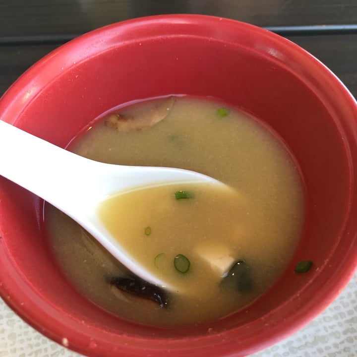 photo of Blue Sushi Sake Grill Miso soup shared by @nisharespect on  21 Oct 2021 - review