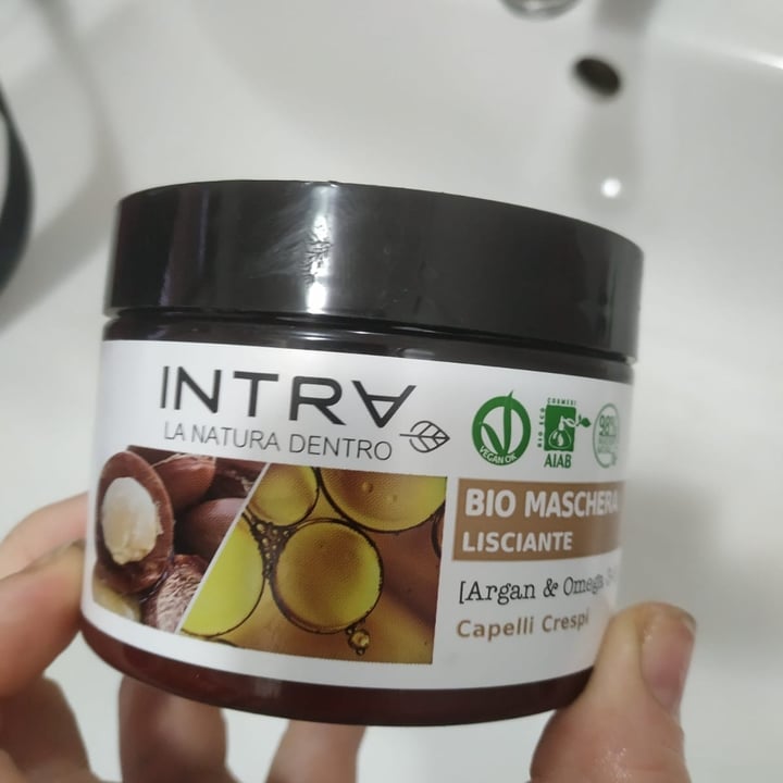 photo of Intra Natural Bio maschera lisciante shared by @nando83 on  03 May 2022 - review