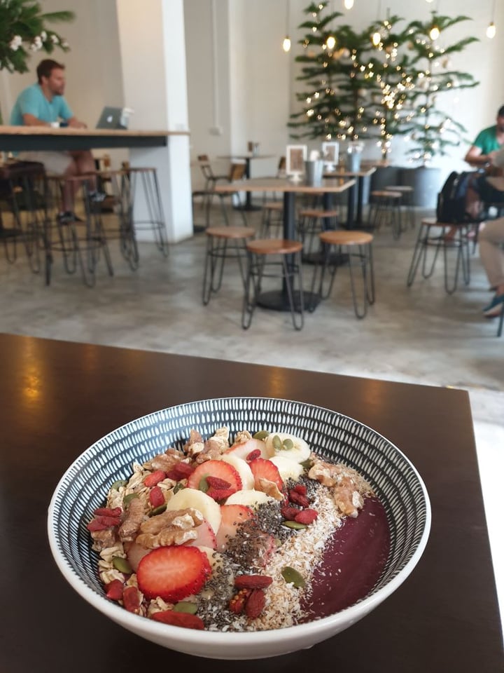 photo of Twenty Eight Cafe Açaí Bowl shared by @monicalovesveggies on  13 Dec 2019 - review