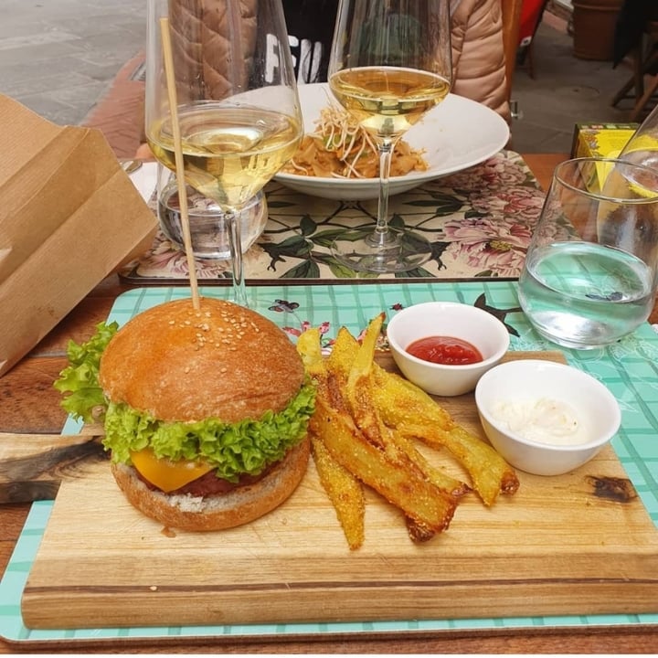 photo of Sementis Beyond Burger shared by @robykavinsky on  11 Jan 2022 - review