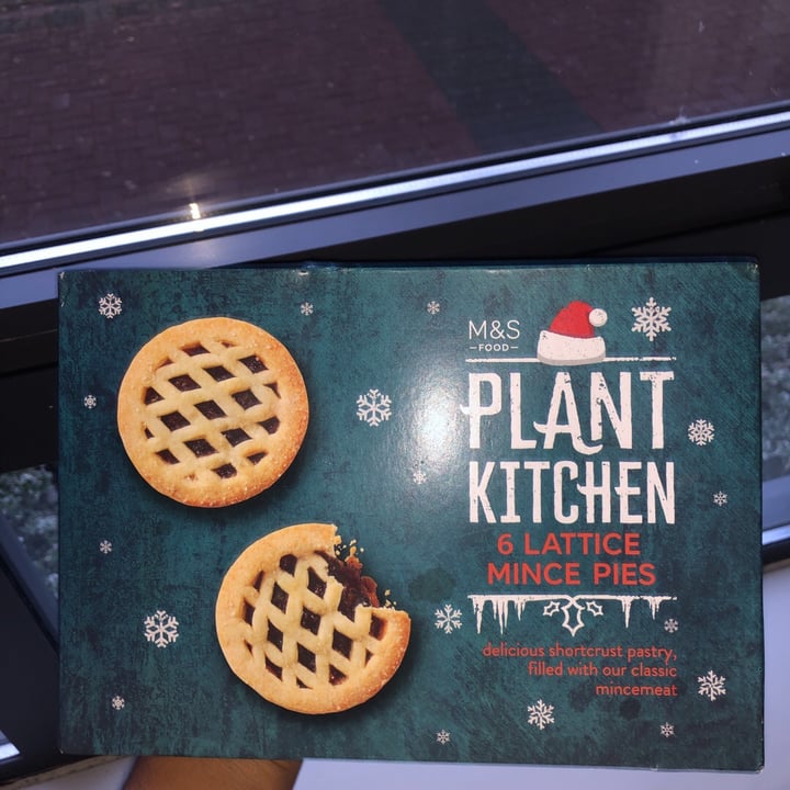 photo of Plant Kitchen (M&S) Lattice Mince Pies shared by @shamilealdo on  05 Dec 2019 - review