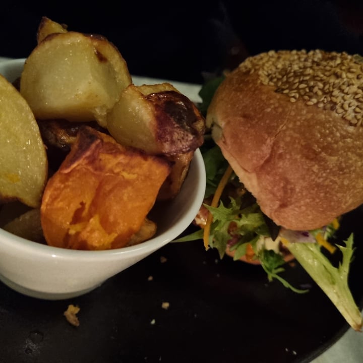 photo of Botanica Lab Cucina Beyond Burger shared by @francy82 on  21 Dec 2022 - review