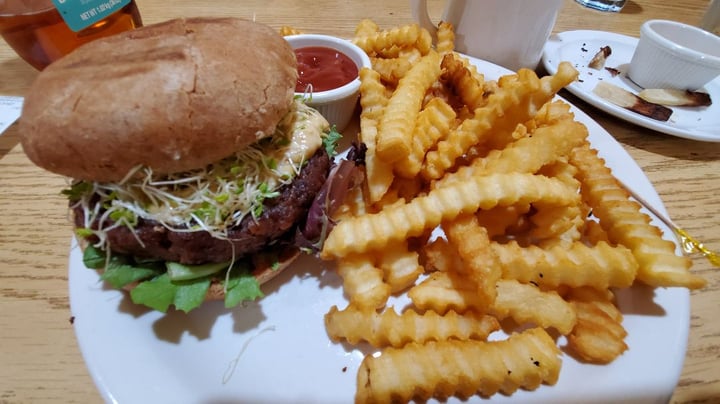 review photo of Loving Cafe Special Of The Day Deluxe Beyond Meat Burger shared by @ltcrunch01 on 09 Dec 2019 - review