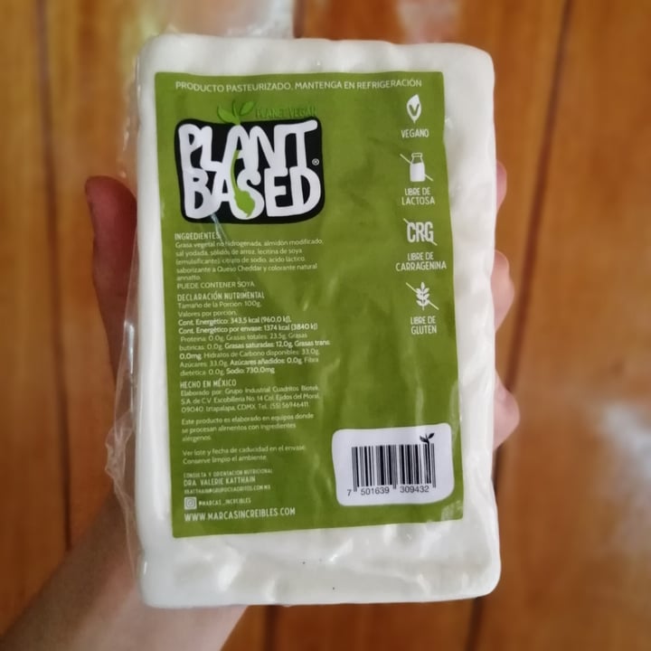 photo of Planet Vegan Plant Based Imitación Queso Mozzarella Block shared by @beleneea on  25 May 2022 - review