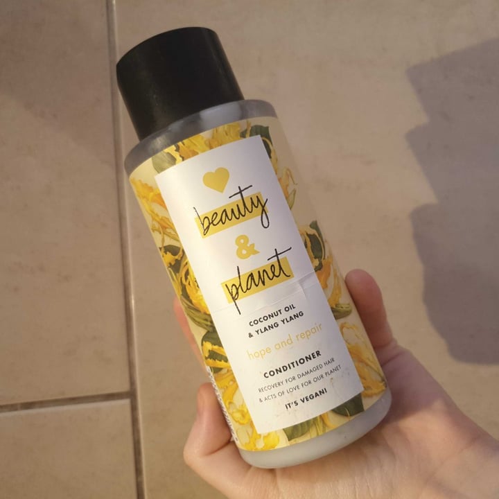 photo of Love Beauty and Planet Coconut Oil & Ylang Ylang Conditioner shared by @frankelberry on  05 Apr 2020 - review