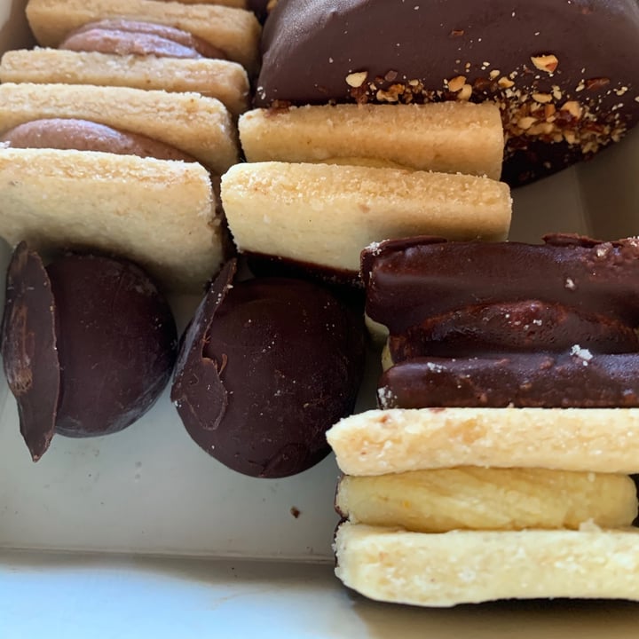 review photo of Very Poppins Trufas shared by @pachuveggie on 01 Jan 2021 - review