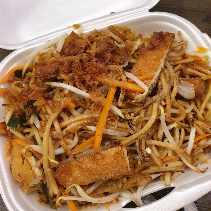 photo of Vegan Express Gebratene Nudeln mit Tofu shared by @jany666 on  22 May 2021 - review
