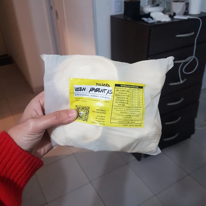review photo of Folivora Vien argentas shared by @mirianmaza on 30 Jun 2022 - review