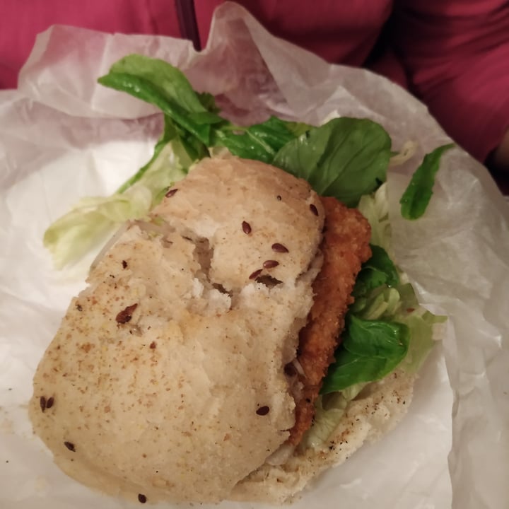 photo of Casa Mhia Hamburguesa De Tofu Crispy shared by @tadegrimberg on  27 Apr 2020 - review