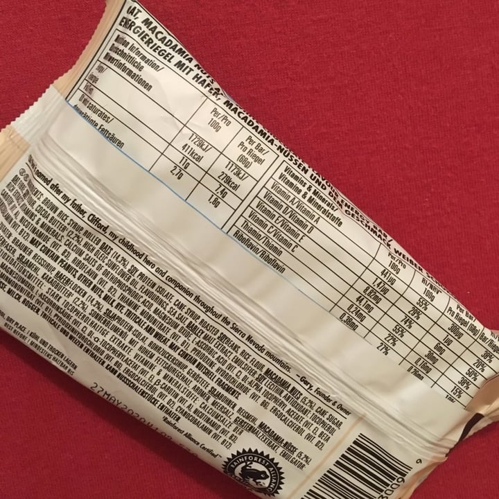 photo of Clif Bar White Chocolate Macadamia Nut Flavor Bars shared by @claram on  12 Apr 2020 - review