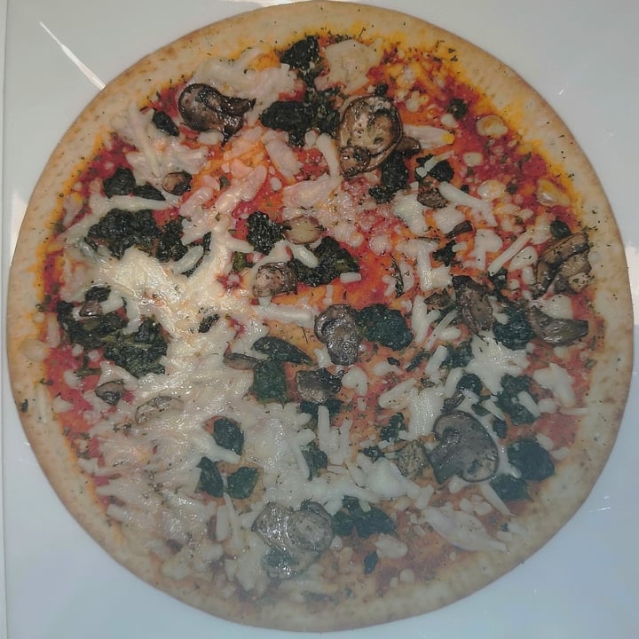 photo of Tesco Plant chef mushroom pizza shared by @veganellas on  20 Dec 2020 - review