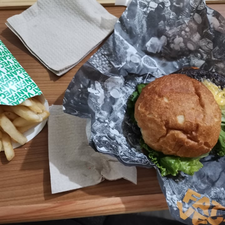 photo of Fat Vegan Combo Fat Vegan shared by @debellogallico on  28 Aug 2020 - review