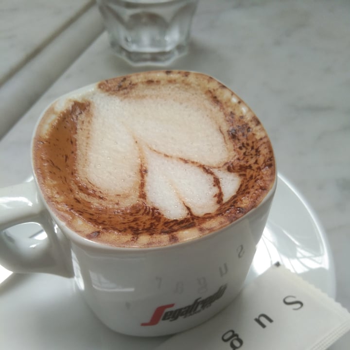 photo of L'usine Soy Milk Cappuccino shared by @andreaalexandra on  01 Aug 2020 - review