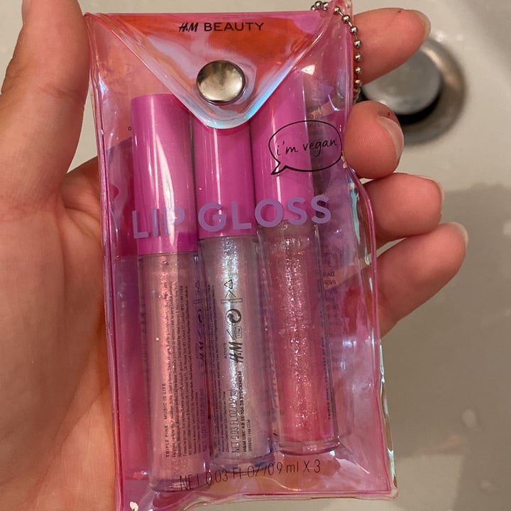 review photo of H&M Beauty Apricot Cutie Lip Gloss Kit shared by @maryd on 10 Sep 2022 - review