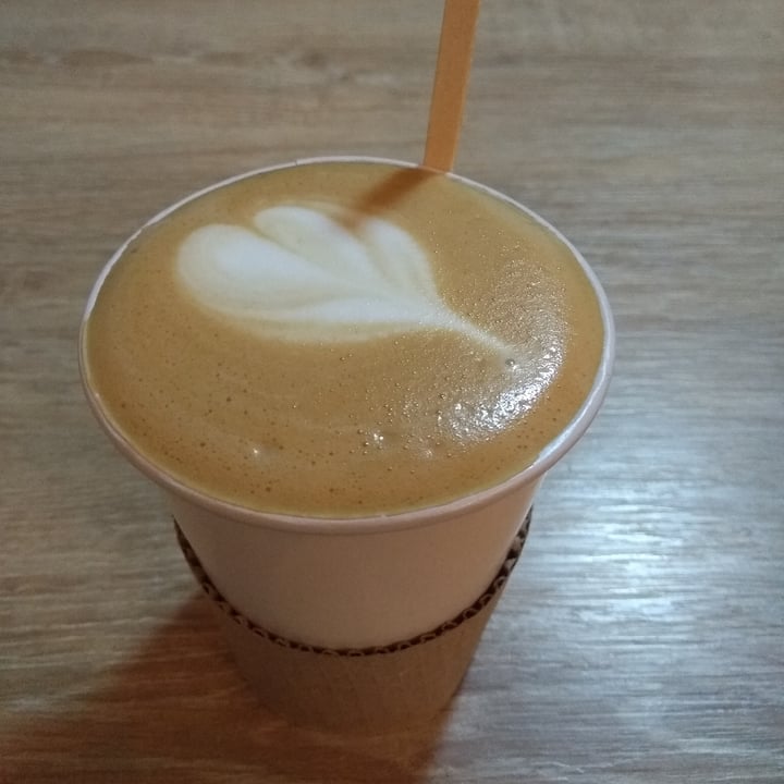 photo of Mönt take away Latte shared by @malenaruiz on  01 May 2021 - review