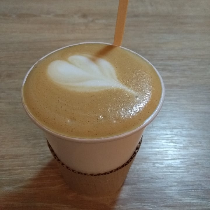 review photo of Mönt take away Latte shared by @malenaruiz on 01 May 2021 - review