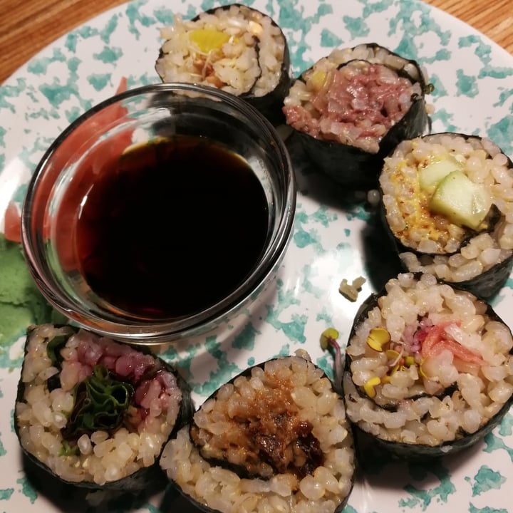 photo of LA CAMELIA VEGAN BAR Sushi shared by @lorelorelein on  03 Apr 2021 - review