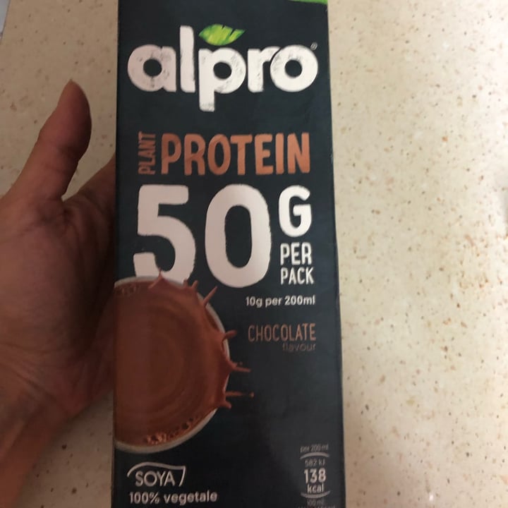 photo of Alpro Latte di soia al cioccolato 50 gr proteine shared by @manuvegan on  31 May 2022 - review